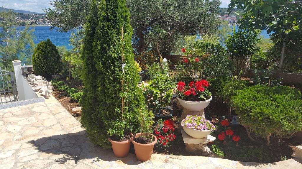Apartments Iva Alla Trogir Exterior photo